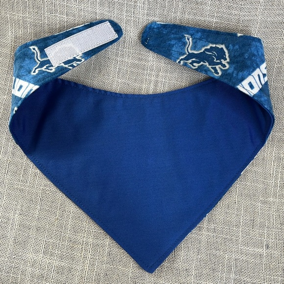 Detroit Lions Dog Bandana-Size M - Picture 4 of 6